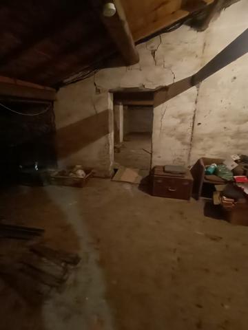 Maison ancienne à renover-3 chambres-  grandes dépendances -3ha de terrain-Salles-Gironde-Aquitaine
