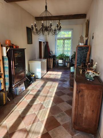 Maison ancienne à renover-3 chambres-  grandes dépendances -3ha de terrain-Salles-Gironde-Aquitaine