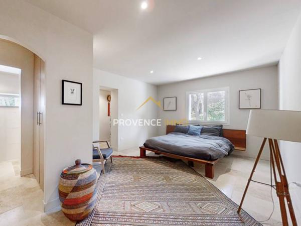 Salon-de-Provence (13300) Villa de charme - 3 logements indépendants - Vue Nature - Vernègues