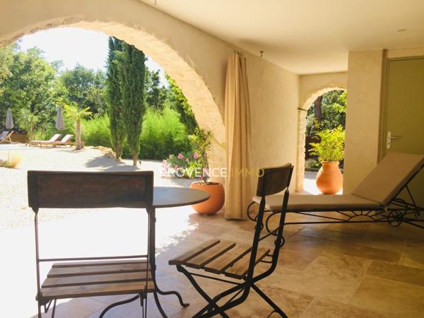 Salon-de-Provence (13300) Villa de charme - 3 logements indépendants - Vue Nature - Vernègues