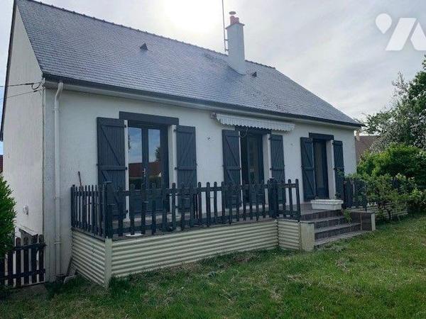 Maison sur sous-sol comprenant ,une entrée, un salon-séjour, une cuisine, deux chambres, salle ...