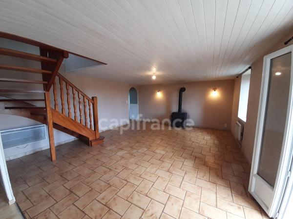 Maison à vendre 4 pièces PLOGONNEC (29180)- parcelle de 1561m2- surface habitable 107.33m2- 2 chambres-1 bureau-2 salles d'eau-1 garage-1 jardin