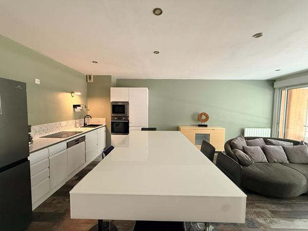 Appartement T4 de 90m² proche place du commando
