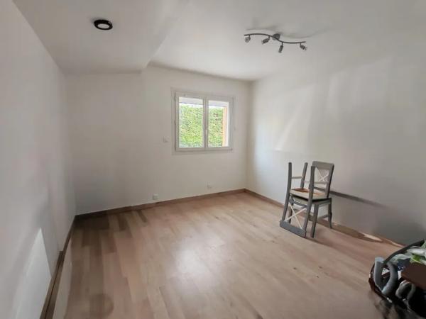 MAISON PLAIN PIED 5 CHAMBRES AVEC PISCINE COUVERTE