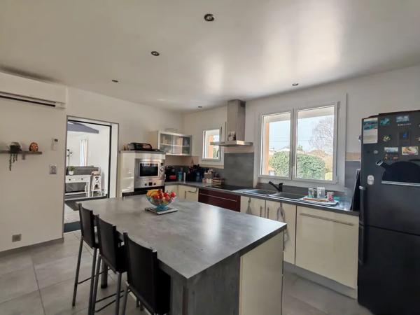 MAISON PLAIN PIED 5 CHAMBRES AVEC PISCINE COUVERTE
