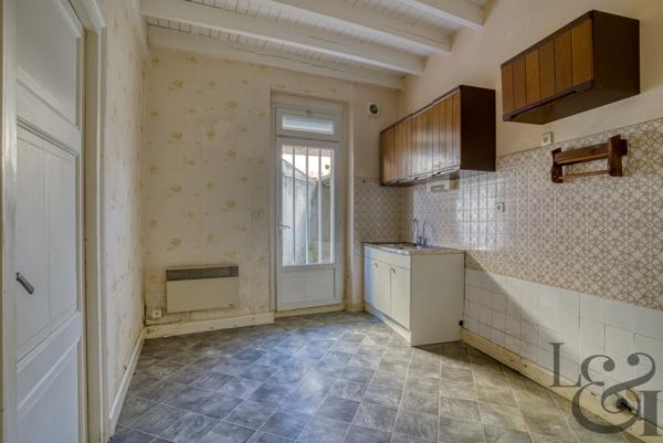 Maison de ville avec cour à Sainte-Livrade-sur-Lot ( Lot-et-Garonne, 47)