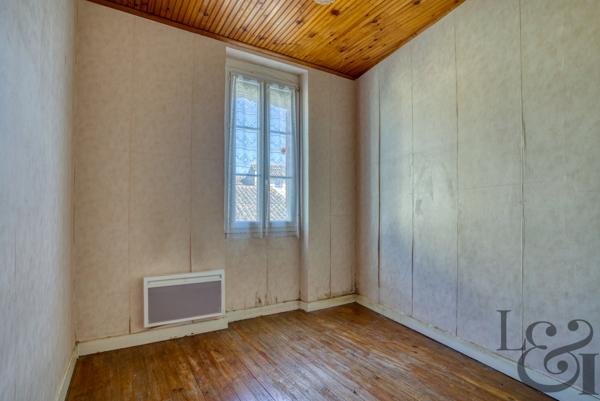 Maison de ville avec cour à Sainte-Livrade-sur-Lot ( Lot-et-Garonne, 47)
