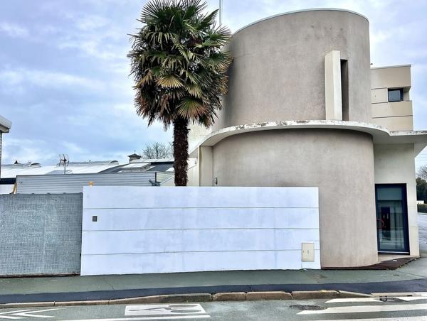 La Rochelle (17000) Immeuble de bureaux avec parking