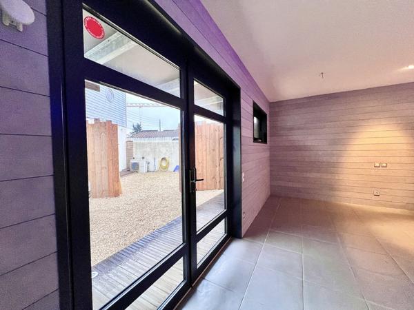 La Rochelle (17000) Immeuble de bureaux avec parking