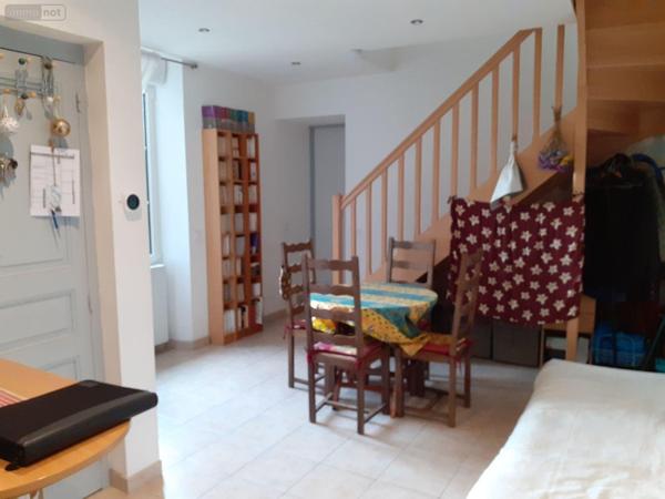 Maison restaurée à louer à Vitré en Ille-et-Vilaine (35500), ref : 131/5019