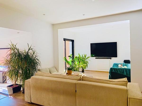 Maison d'Exception de 190 m² avec Piscine et Jardin de 500 m² –
