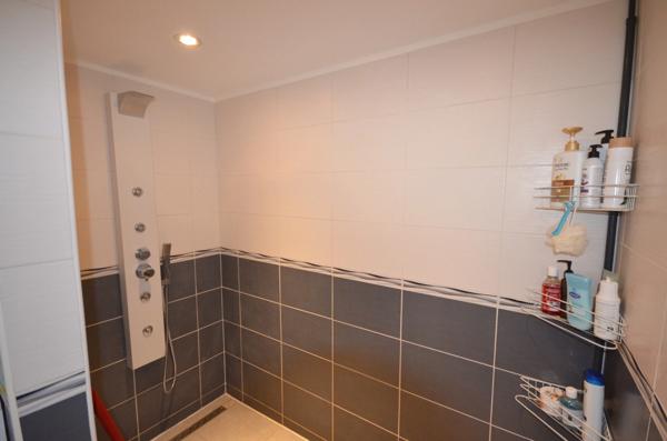 Proche de LA FERTE GAUCHER (77) et de MONTMIRAIL (51) à vendre maison de village de 6 pièces