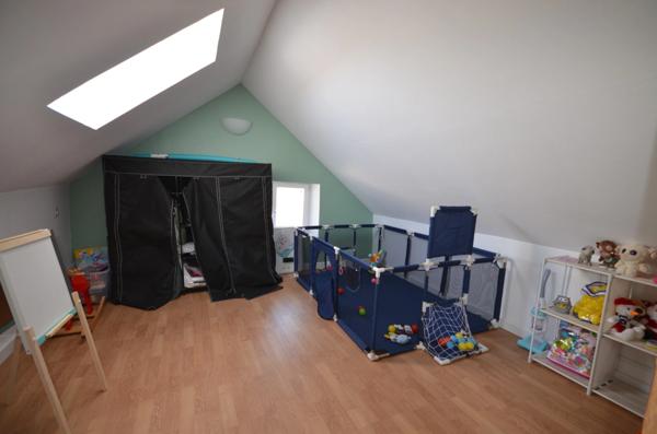 Proche de LA FERTE GAUCHER (77) et de MONTMIRAIL (51) à vendre maison de village de 6 pièces