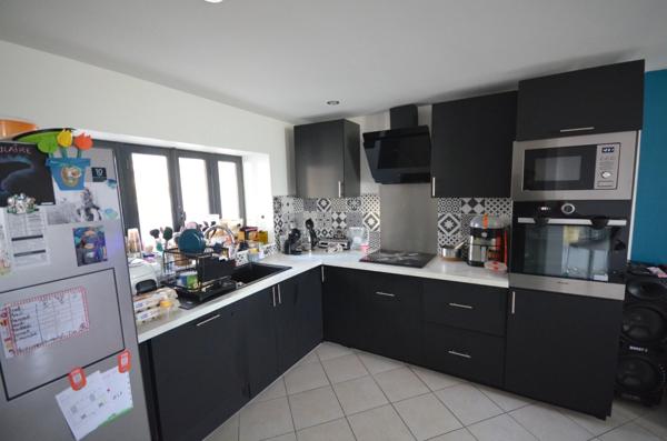 Proche de LA FERTE GAUCHER (77) et de MONTMIRAIL (51) à vendre maison de village de 6 pièces