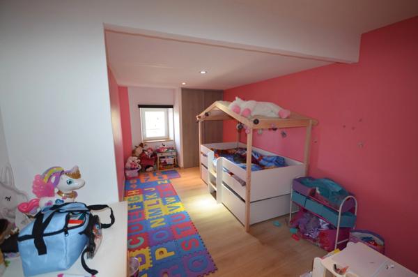 Proche de LA FERTE GAUCHER (77) et de MONTMIRAIL (51) à vendre maison de village de 6 pièces