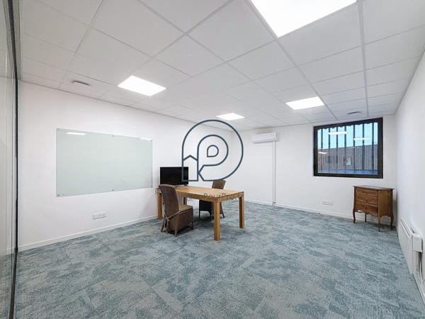 La Madeleine – Programme Linéo | Local d'activité 722 m² (346 m² entrepôt + 376 m² bureaux) | À vendre