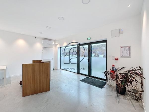 La Madeleine – Programme Linéo | Local d'activité 722 m² (346 m² entrepôt + 376 m² bureaux) | À vendre