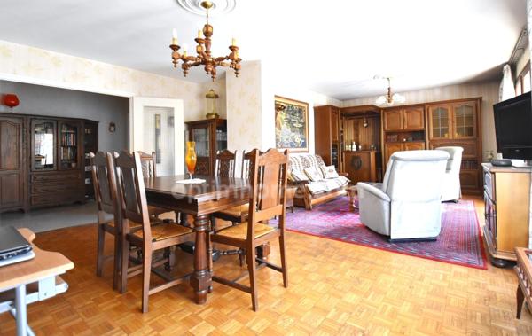 ANNECY - GRAND APPARTEMENT LUMINEUX DE 93 m² A RENOVER - T3/T4 - BALCON - GARAGE - CAVES - VUE MONTAGNES