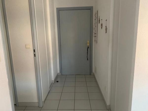 Vente                                                      Appartement
                        
                     3 pièces                      64 m2                     à Saint-Estève