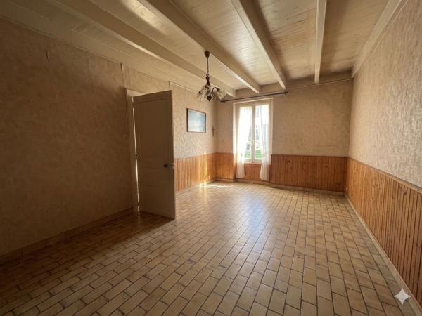 Bonneuil-Matours (86210) Authentique, Longère, de caractère avec dépendance et accès rivière Bonneuil Matours