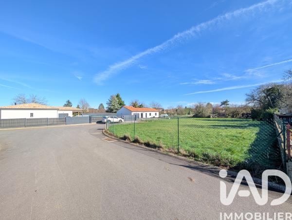 Terrain à vendre 1 072 m² Lussac-les-Châteaux