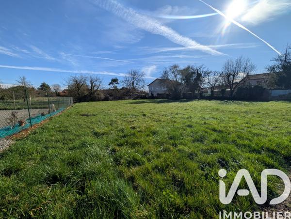 Terrain à vendre 1 072 m² Lussac-les-Châteaux