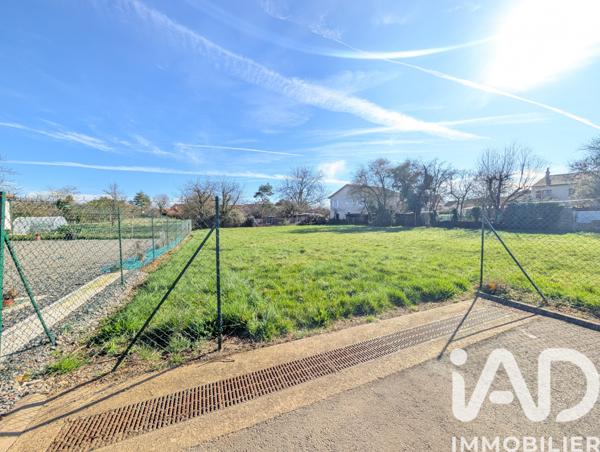 Terrain à vendre 1 072 m² Lussac-les-Châteaux