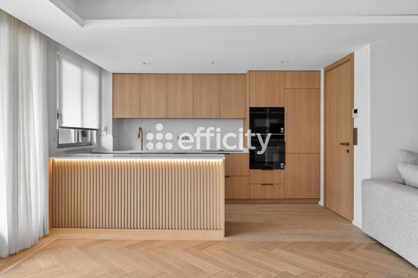 Appartement
         4 pièces
        - 122 m² Bien prestige 1 950 000 € *