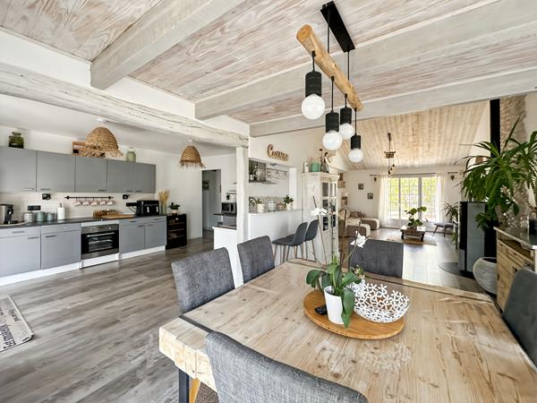 Maison rénovée de 126m² + 60m² de garage sur 1900m² de terrain