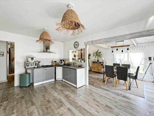Maison rénovée de 126m² + 60m² de garage sur 1900m² de terrain