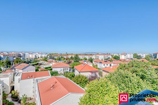 T5, réhabilitation récente dans maison Bourgeoise, Bron Centre