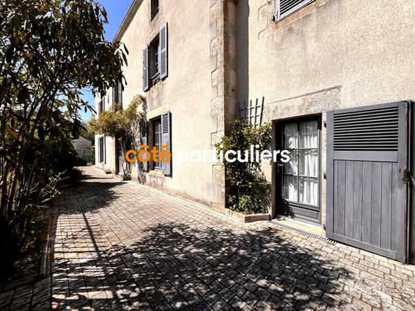 Vente Maison310 m² - 14 Pièces - LE POIRE SUR VIE (85170)