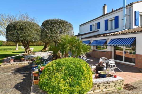 Villa à vendre 10 pièces AIGREFEUILLE D'AUNIS (17)