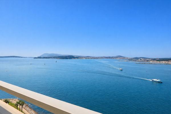 Toulon – Appartement avec vue panoramique sur la rade et les monts toulonnais