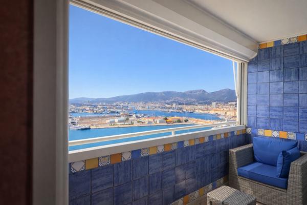 Toulon – Appartement avec vue panoramique sur la rade et les monts toulonnais