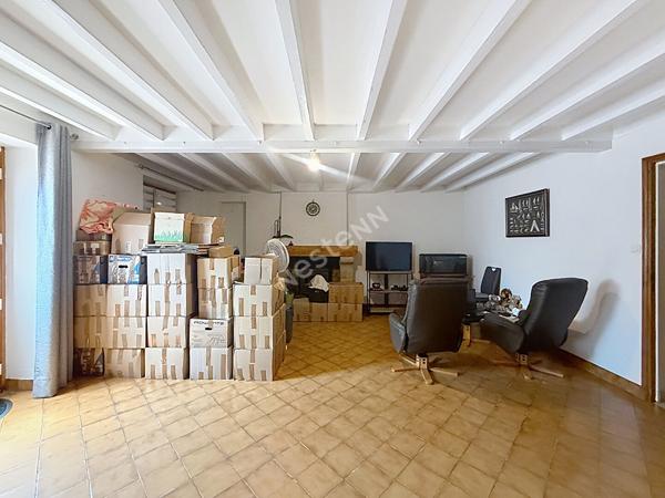 Maison en pierres à vendre à la Chapelle Saint Florent - 3 chambres - garage double - Grand terrain