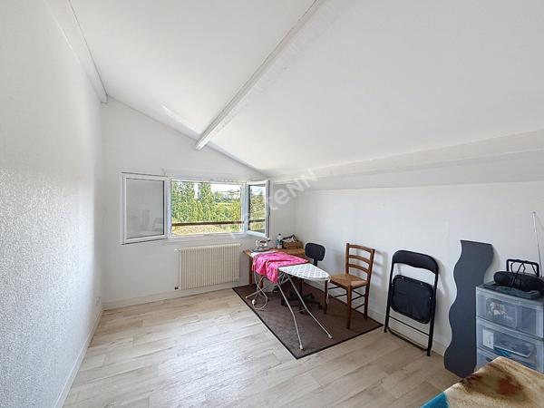 Maison en pierres à vendre à la Chapelle Saint Florent - 3 chambres - garage double - Grand terrain