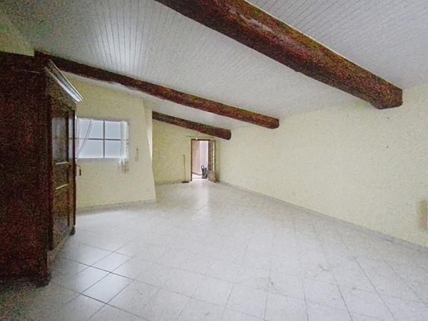 Maison de ville de 178m², cour intérieur, garage a moto/vélo, cuisine d'été