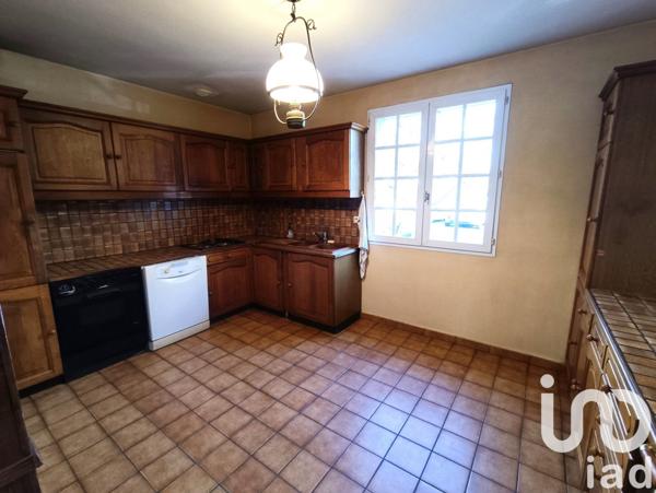 Maison 8 pièces de 187 m² à Aizenay (85190)