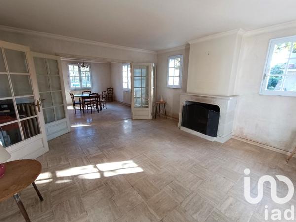 Maison 8 pièces de 187 m² à Aizenay (85190)