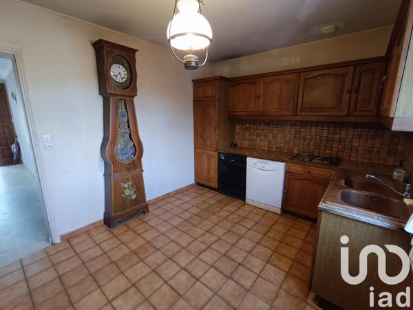 Maison 8 pièces de 187 m² à Aizenay (85190)