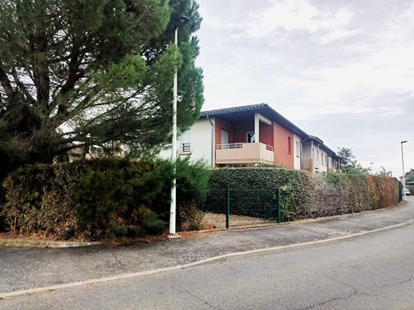 APPARTEMENT T2 MEUBLE - PARKING - PISCINE