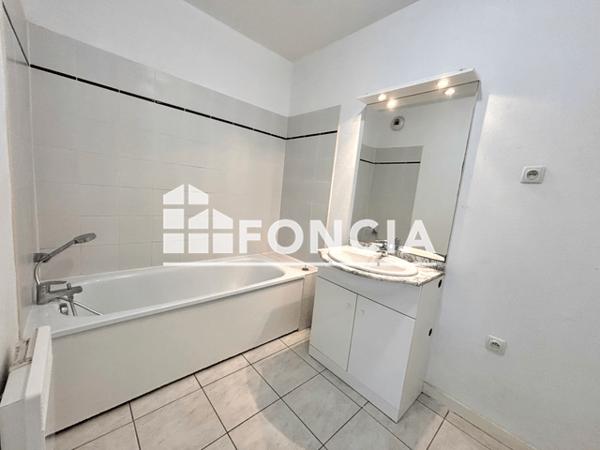 Location Appartement 2 pièces 44.5 m² - RUE PIERRETTE Jonzac 17500