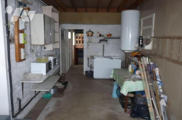 A Vendre à Ambrières-les-Vallées (53300) en Mayenne (53), une maison de plain-pied composée d'u...