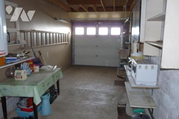 A Vendre à Ambrières-les-Vallées (53300) en Mayenne (53), une maison de plain-pied composée d'u...