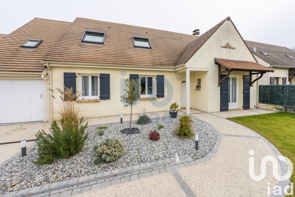 Maison 5 pièces de 150 m² à Moret Loing et Orvanne (77250)