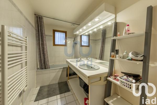 Maison 5 pièces de 150 m² à Moret Loing et Orvanne (77250)