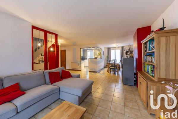 Maison 5 pièces de 150 m² à Moret Loing et Orvanne (77250)