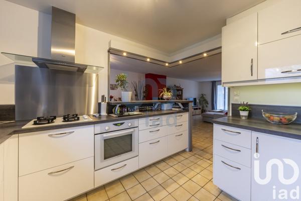 Maison 5 pièces de 150 m² à Moret Loing et Orvanne (77250)