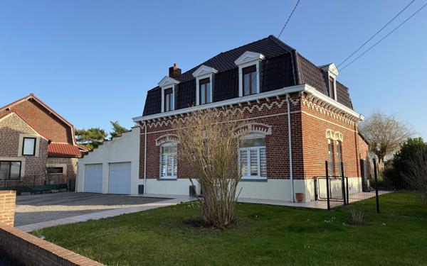 Maison à vendre    4 pièces •  Merville